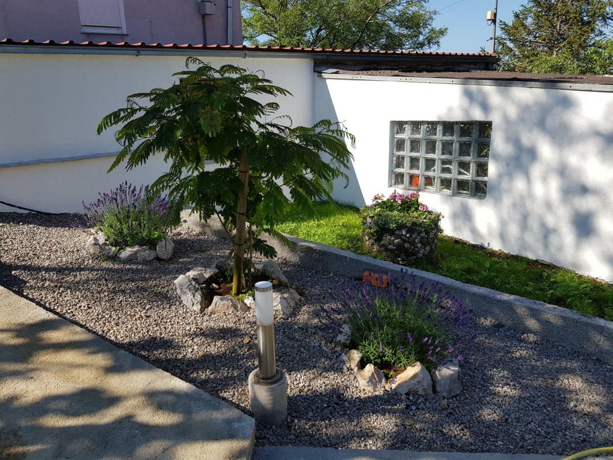 Gradina Appartement Hreljin Buitenkant foto